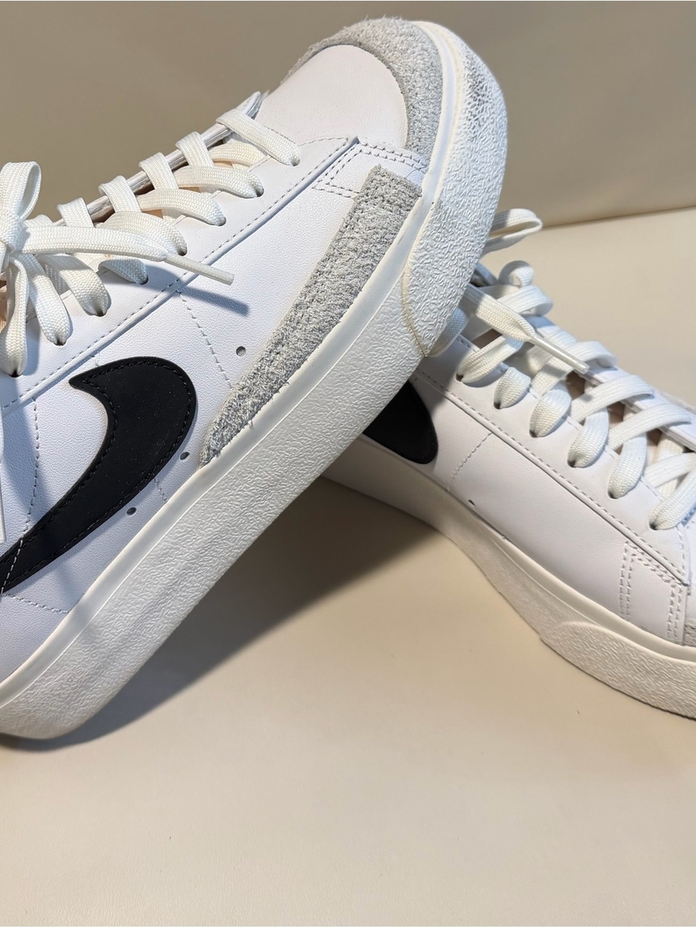 Women's Nike Blazer Low Platform Sz 9